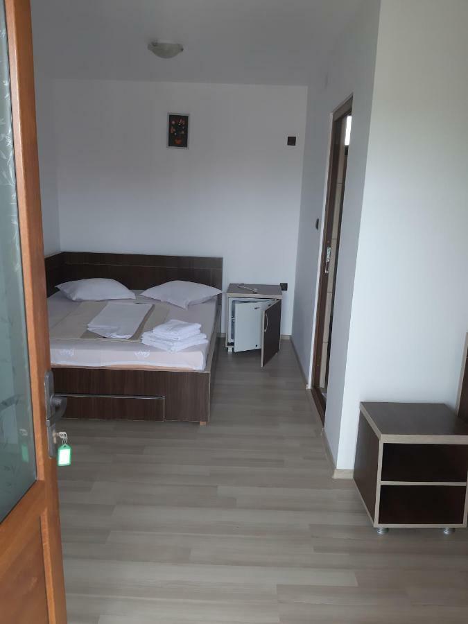 La Babusca Hotell Două Mai Eksteriør bilde